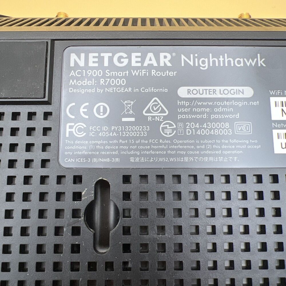 NETGEAR Nighthawk AC1900 Smart WiFi Router (R7000-100NAS)Untested No power Cord - Picture 2 of 6